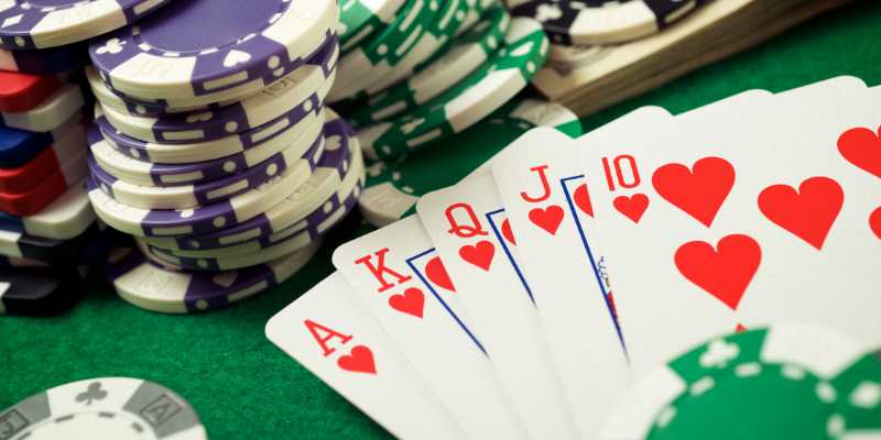 Giao tiếp bằng sticker khi chơi bài – Tính năng vui nhộn trên KUBET